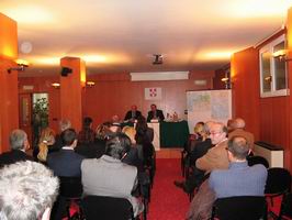 Foto 2 - Convegno a Senigallia: i relatori sono (da sinistra) l'avv. Franco Malnati e il dr. Walter Pellegrino. (foto Tricolore)